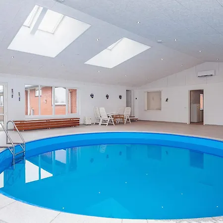 4 Star In Allingabro