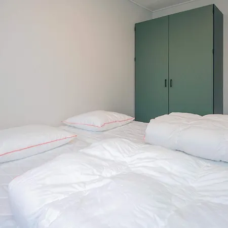4 Star In Holiday home Allingabro